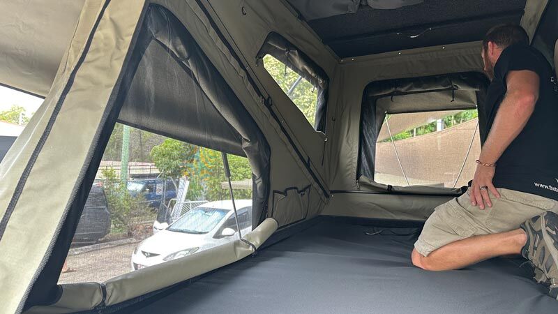 TX27-Hardshell-Rooftop-Tent-intenal-space_60b1fd18-6576-4944-8328-e54670c07396_800x450.jpg